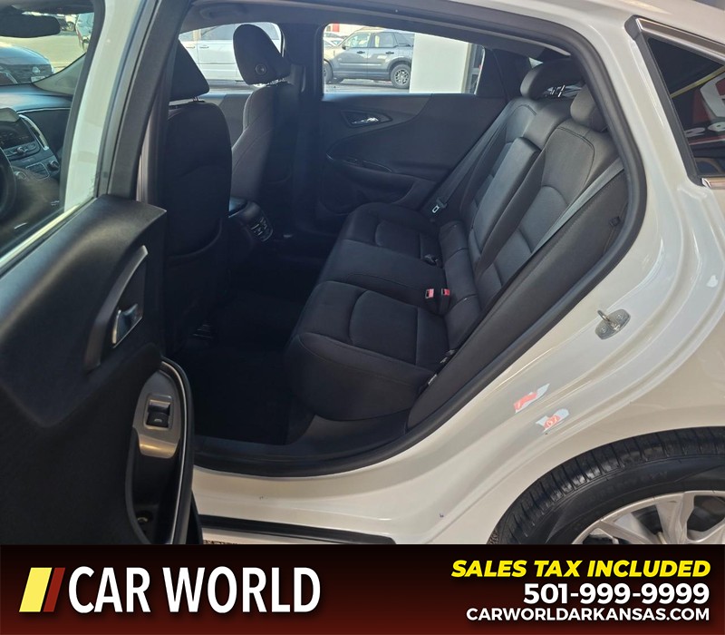 Chevrolet Malibu Vehicle Full-screen Gallery Image 10