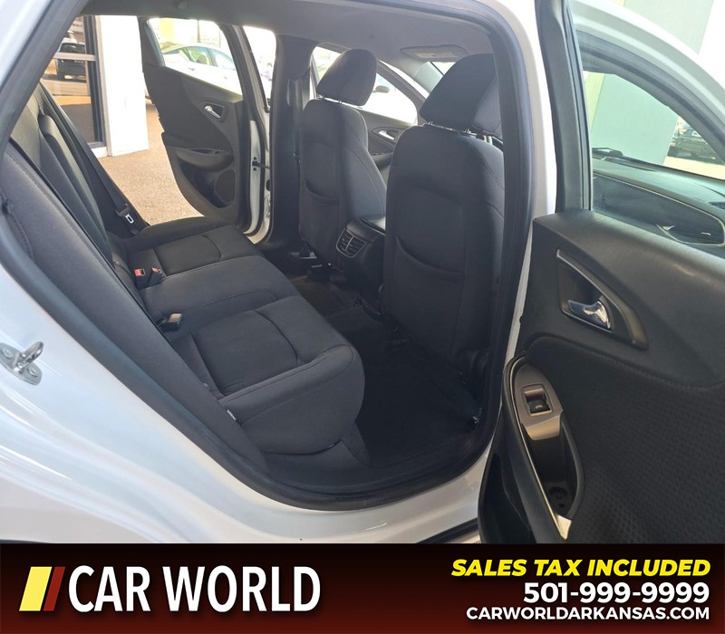 Chevrolet Malibu Vehicle Full-screen Gallery Image 12