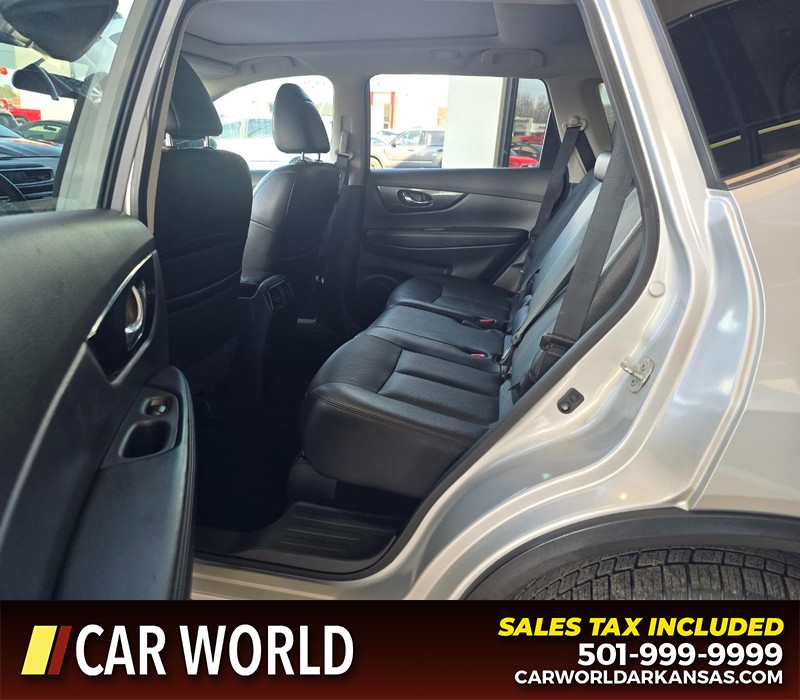 Nissan Rogue Vehicle Full-screen Gallery Image 10