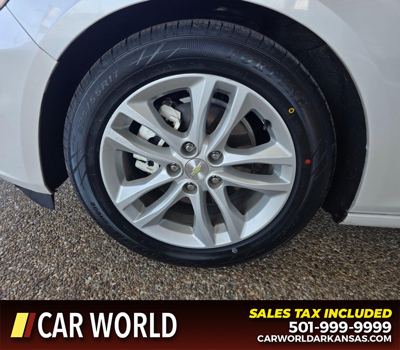 Chevrolet Malibu Vehicle Full-screen Gallery Image 6