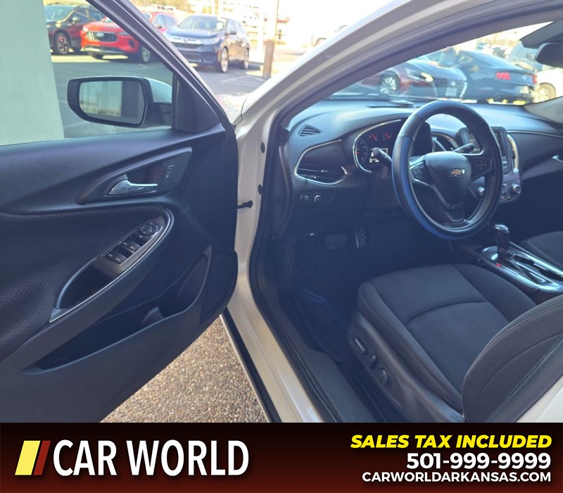 Chevrolet Malibu Vehicle Full-screen Gallery Image 7