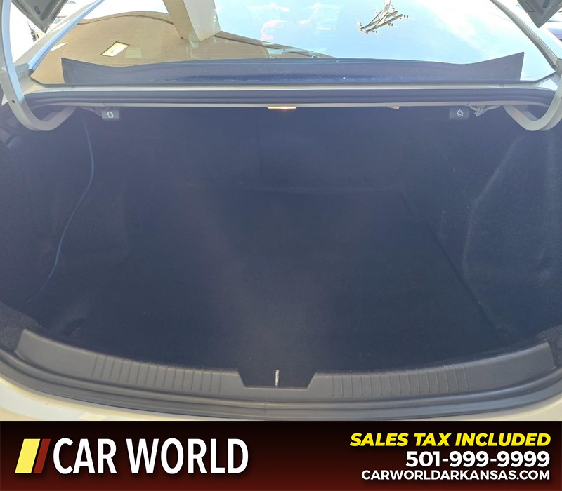 Chevrolet Malibu Vehicle Full-screen Gallery Image 13