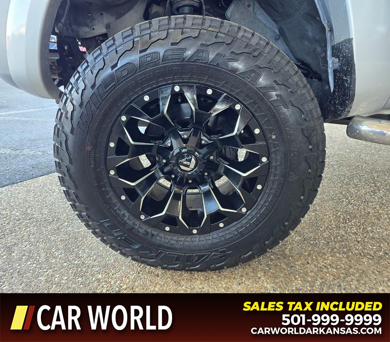 Toyota Tacoma Vehicle Full-screen Gallery Image 6