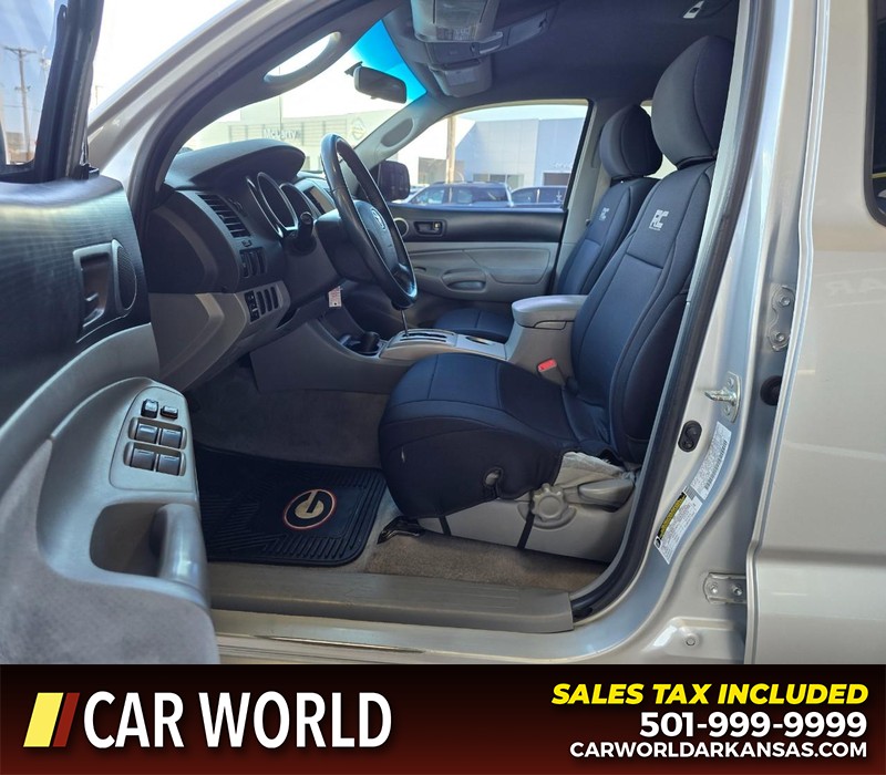 Toyota Tacoma Vehicle Full-screen Gallery Image 8