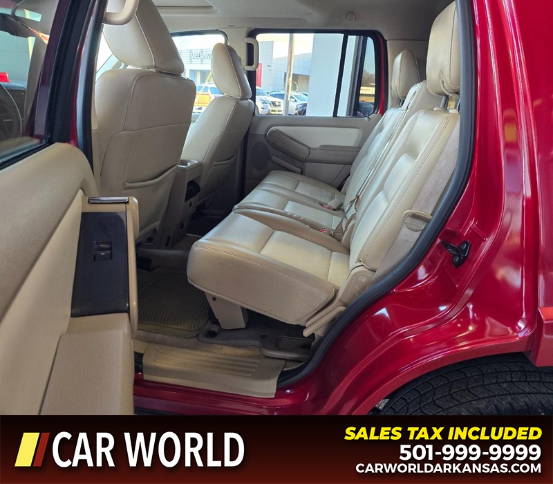 Ford Explorer Vehicle Full-screen Gallery Image 10