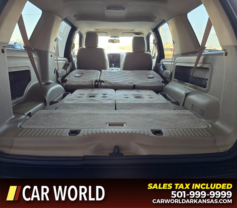 Ford Explorer Vehicle Full-screen Gallery Image 17