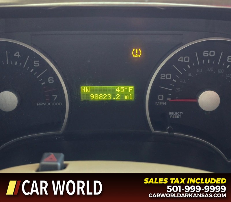 Ford Explorer Vehicle Full-screen Gallery Image 19