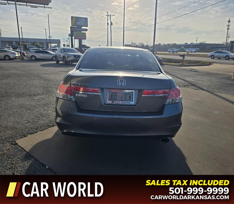 Honda Accord Sedan Vehicle Full-screen Gallery Image 5