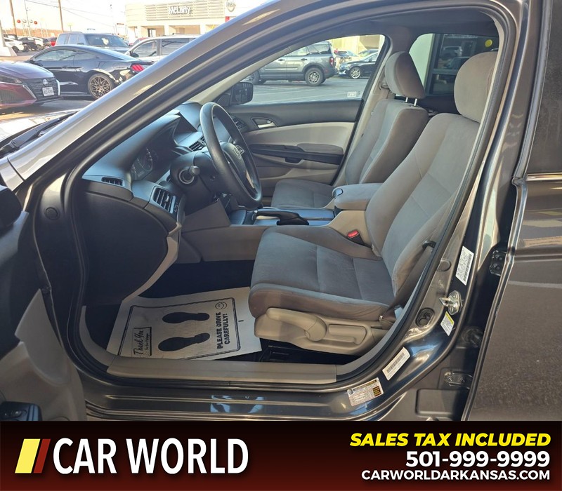 Honda Accord Sedan Vehicle Full-screen Gallery Image 8