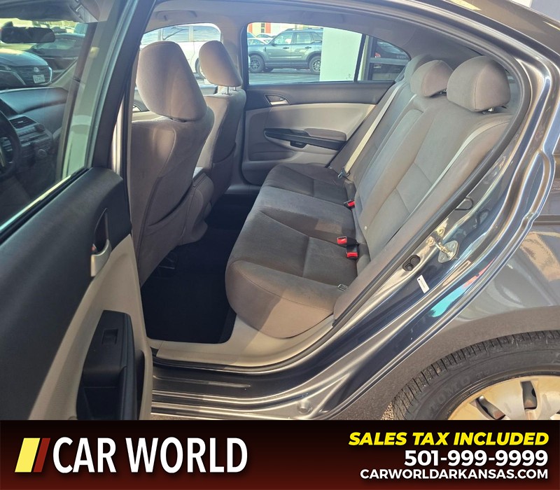 Honda Accord Sedan Vehicle Full-screen Gallery Image 10