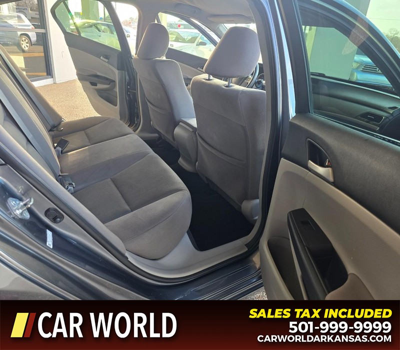 Honda Accord Sedan Vehicle Full-screen Gallery Image 12