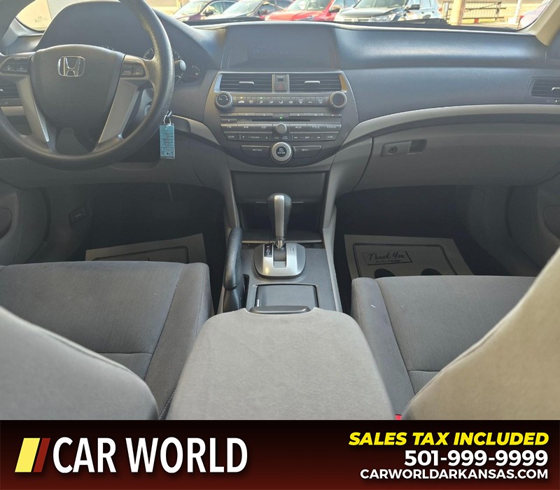 Honda Accord Sedan Vehicle Full-screen Gallery Image 17