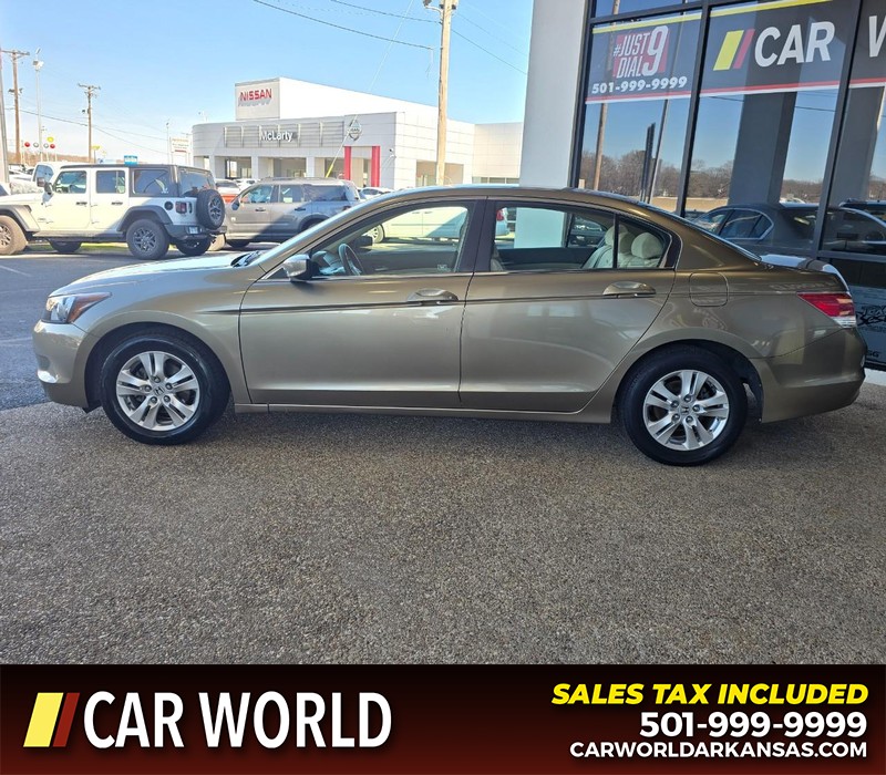 Honda Accord Sedan Vehicle Full-screen Gallery Image 4