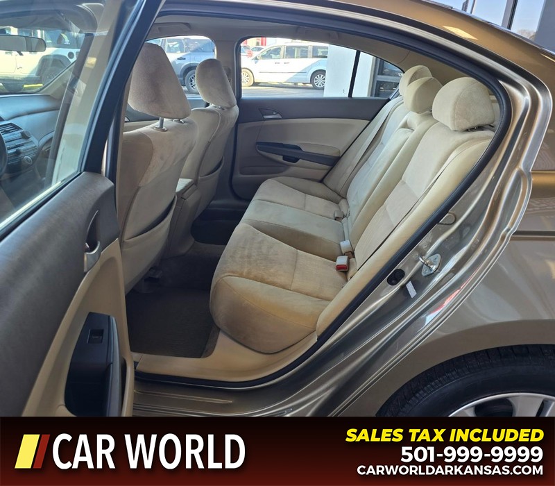 Honda Accord Sedan Vehicle Full-screen Gallery Image 10