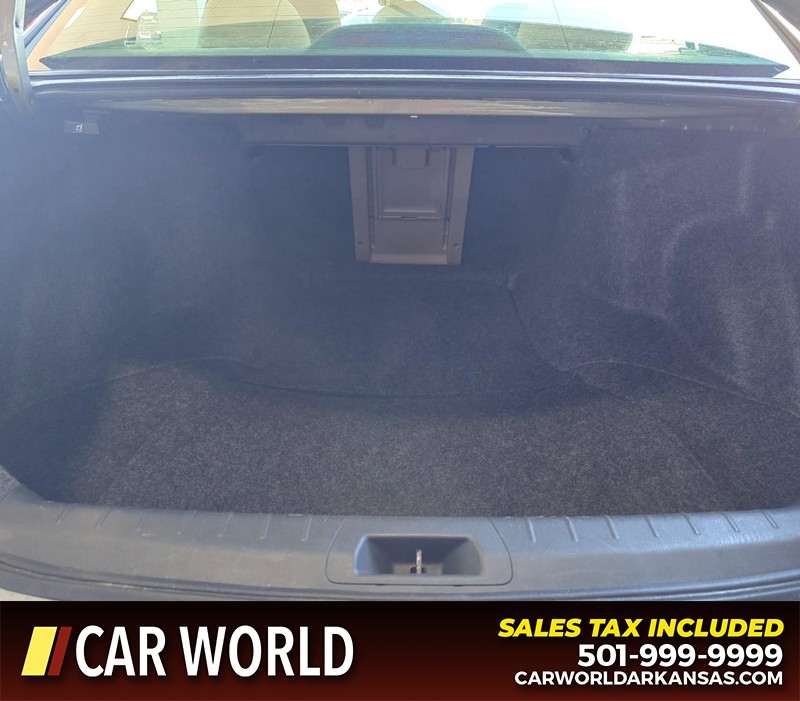 Honda Accord Sedan Vehicle Full-screen Gallery Image 13