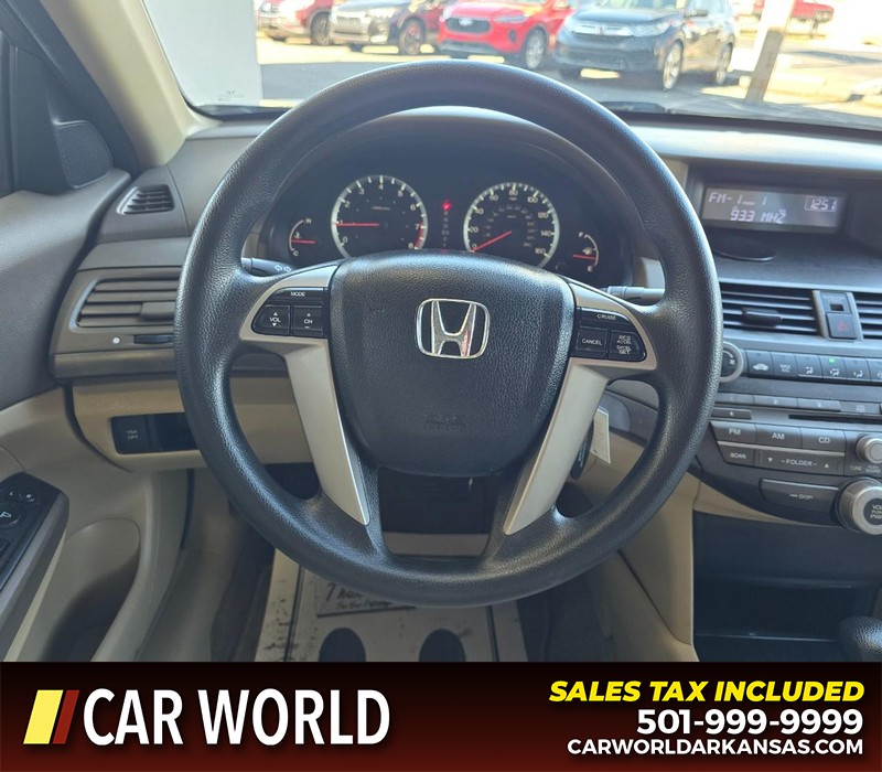 Honda Accord Sedan Vehicle Full-screen Gallery Image 14