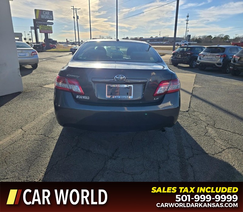 Toyota Camry Vehicle Full-screen Gallery Image 5