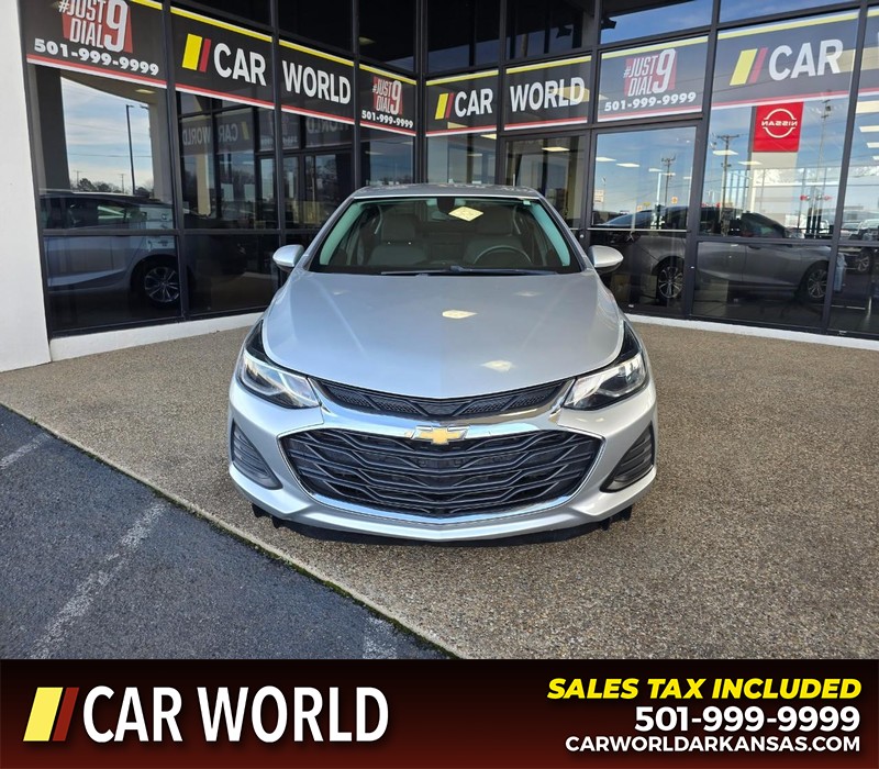 Chevrolet Cruze Vehicle Full-screen Gallery Image 2