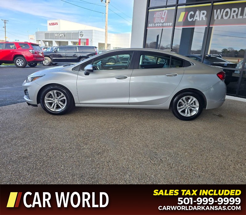 Chevrolet Cruze Vehicle Full-screen Gallery Image 4