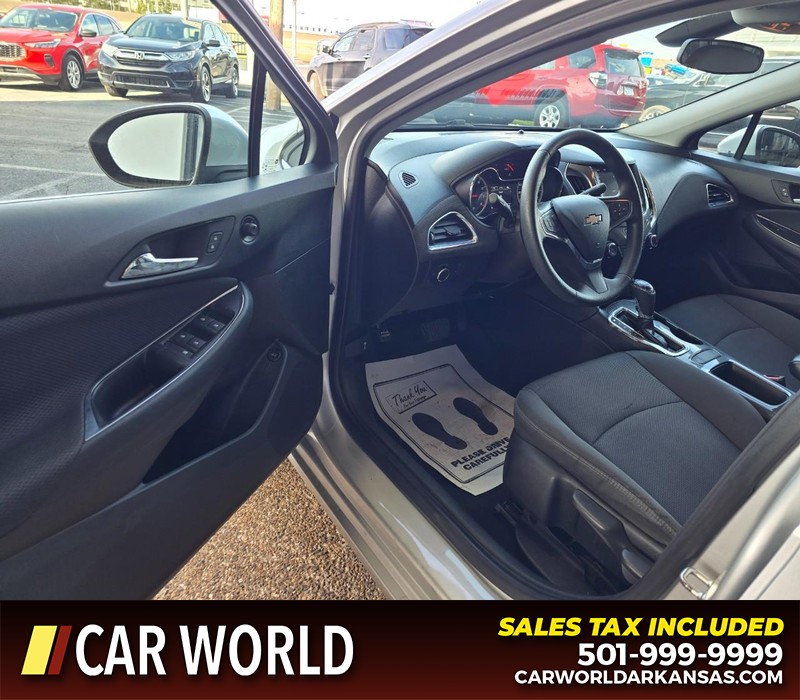 Chevrolet Cruze Vehicle Full-screen Gallery Image 7