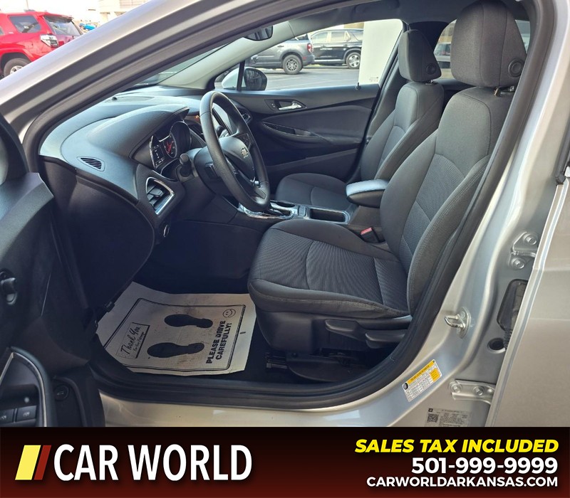 Chevrolet Cruze Vehicle Full-screen Gallery Image 8