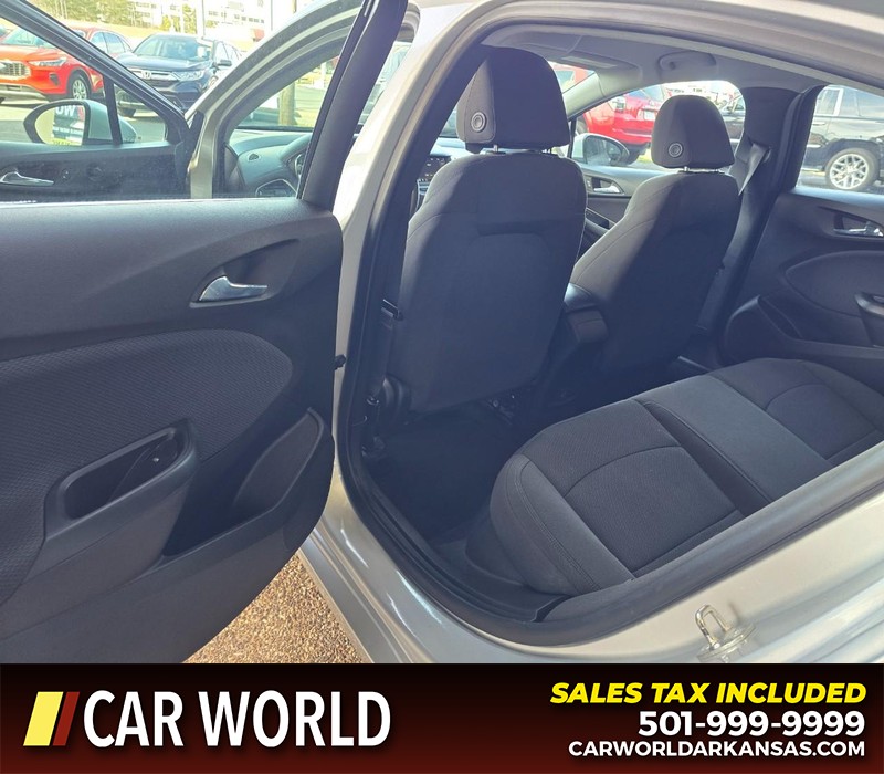 Chevrolet Cruze Vehicle Full-screen Gallery Image 9