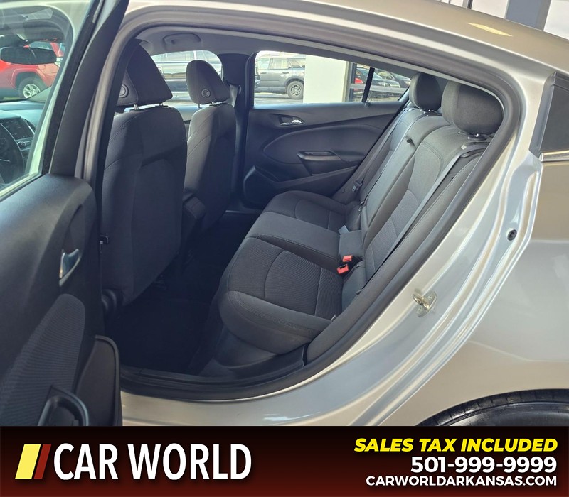 Chevrolet Cruze Vehicle Full-screen Gallery Image 10