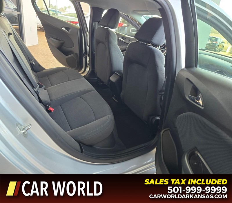 Chevrolet Cruze Vehicle Full-screen Gallery Image 12