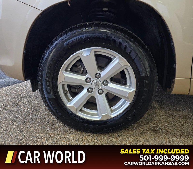 Toyota Highlander Vehicle Full-screen Gallery Image 6