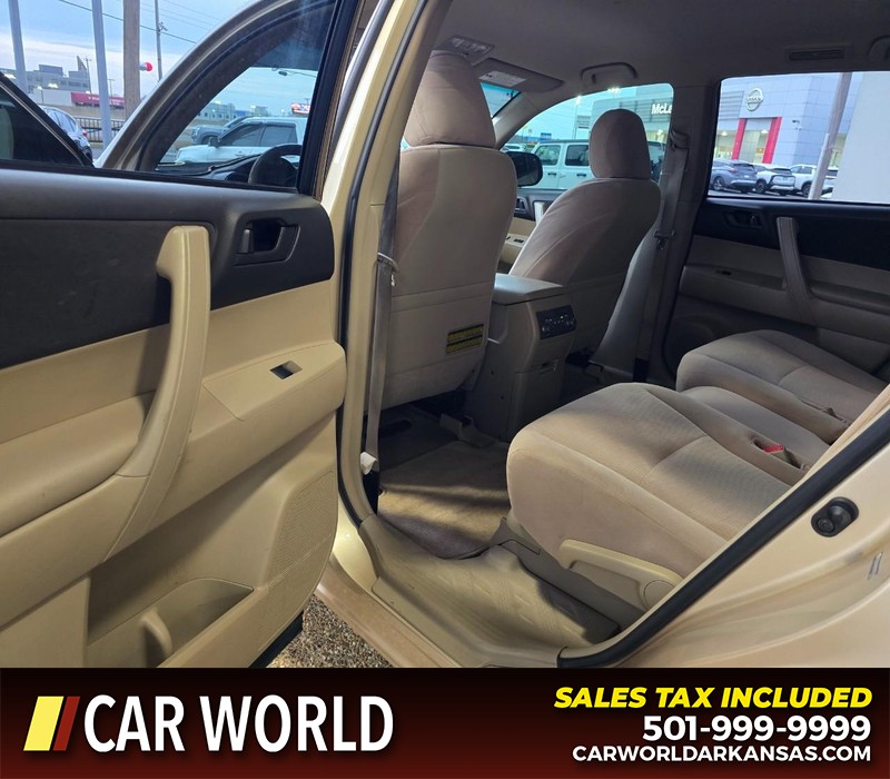 Toyota Highlander Vehicle Full-screen Gallery Image 9