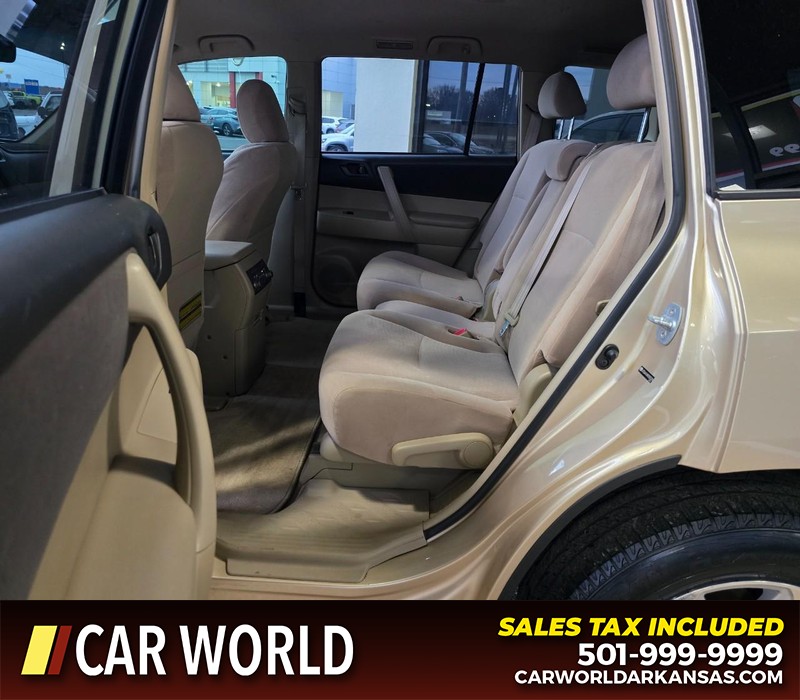 Toyota Highlander Vehicle Full-screen Gallery Image 10