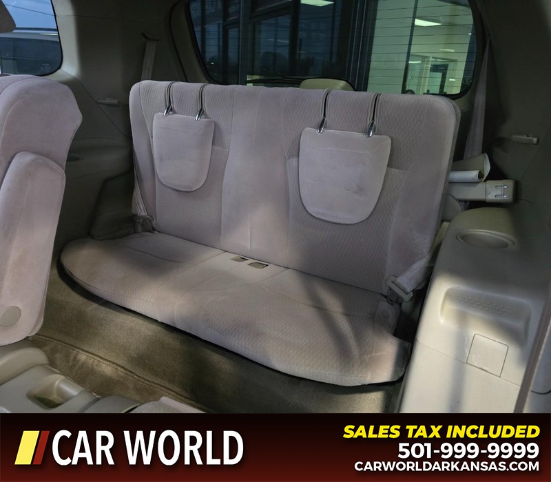 Toyota Highlander Vehicle Full-screen Gallery Image 11