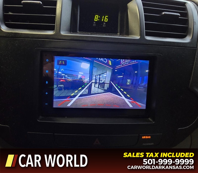 Toyota Highlander Vehicle Full-screen Gallery Image 22