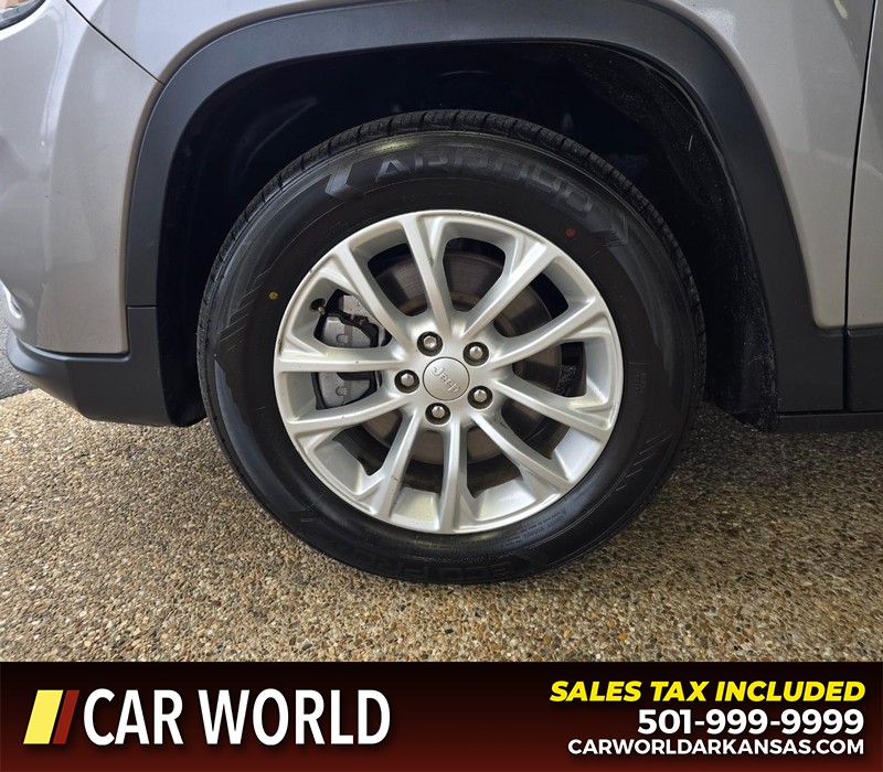 Jeep Cherokee Vehicle Full-screen Gallery Image 6