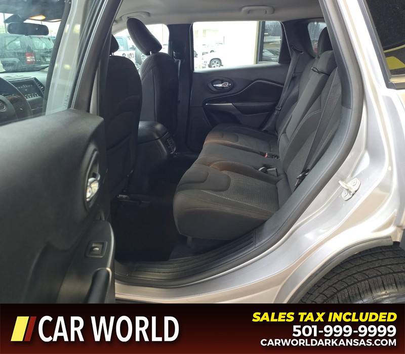 Jeep Cherokee Vehicle Full-screen Gallery Image 10