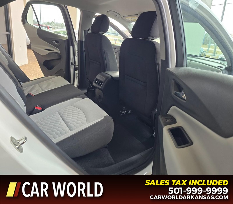 Chevrolet Equinox Vehicle Full-screen Gallery Image 12