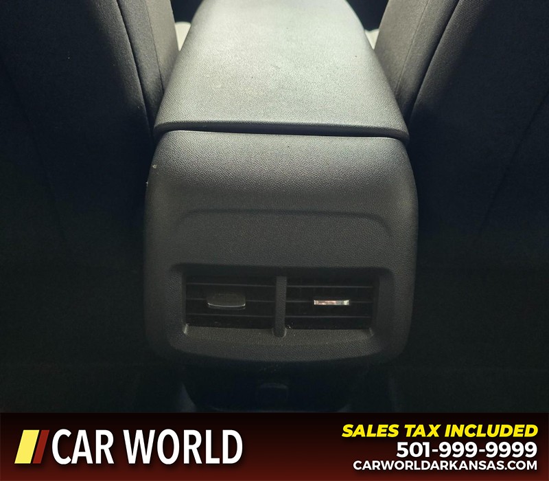 Chevrolet Equinox Vehicle Full-screen Gallery Image 19