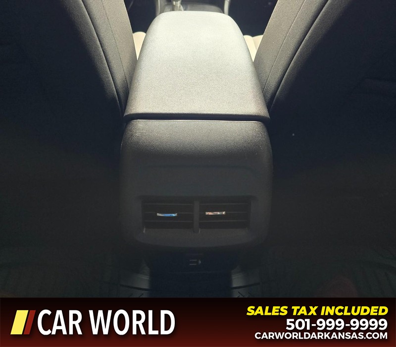 Chevrolet Equinox Vehicle Full-screen Gallery Image 19