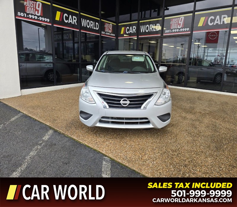 Nissan Versa Sedan Vehicle Full-screen Gallery Image 2