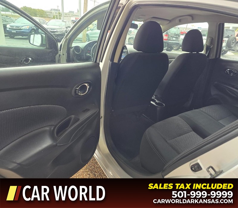 Nissan Versa Sedan Vehicle Full-screen Gallery Image 9