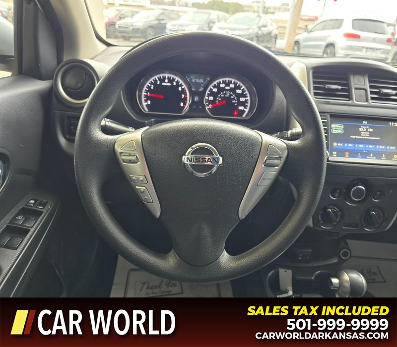 Nissan Versa Sedan Vehicle Full-screen Gallery Image 15