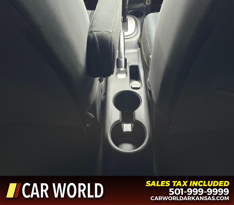 Nissan Versa Sedan Vehicle Full-screen Gallery Image 19