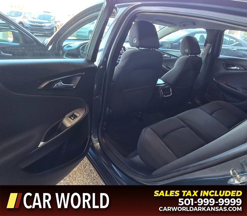 Chevrolet Malibu Vehicle Full-screen Gallery Image 9