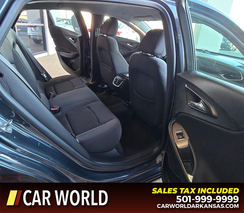 Chevrolet Malibu Vehicle Full-screen Gallery Image 12