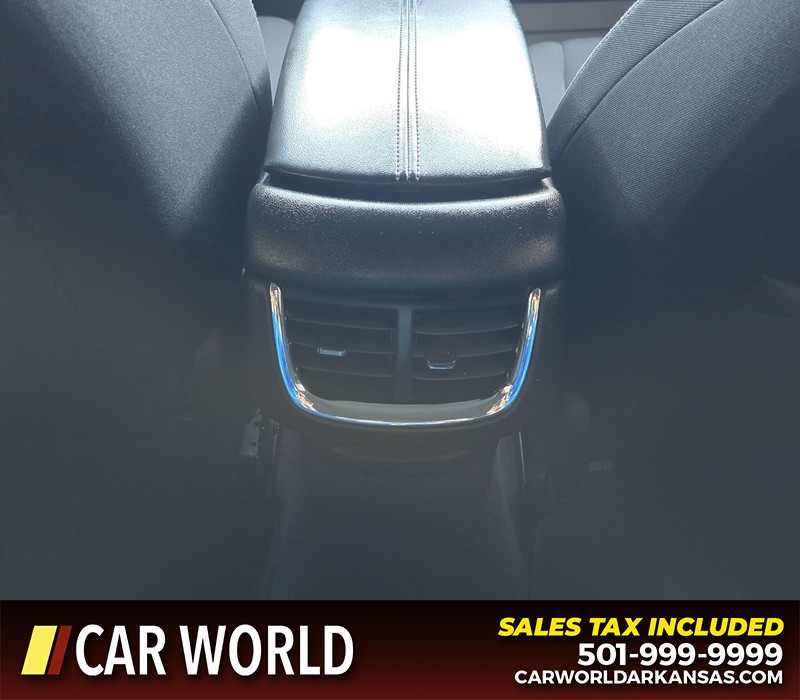 Chevrolet Malibu Vehicle Full-screen Gallery Image 19