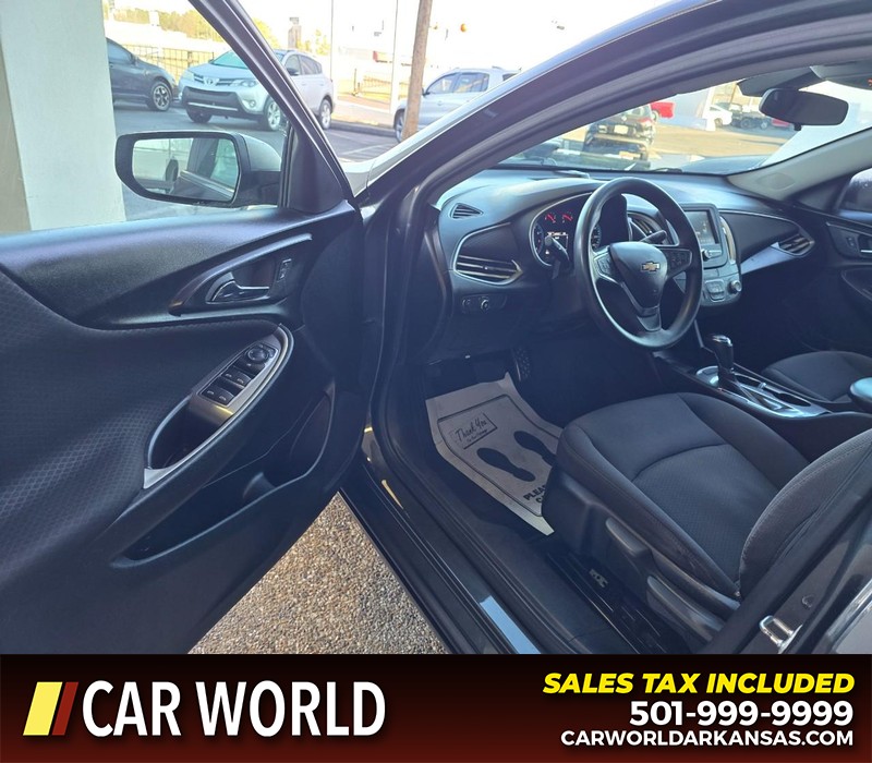 Chevrolet Malibu Vehicle Full-screen Gallery Image 7