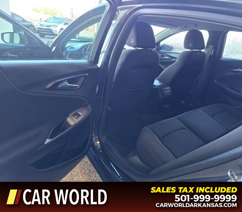 Chevrolet Malibu Vehicle Full-screen Gallery Image 9