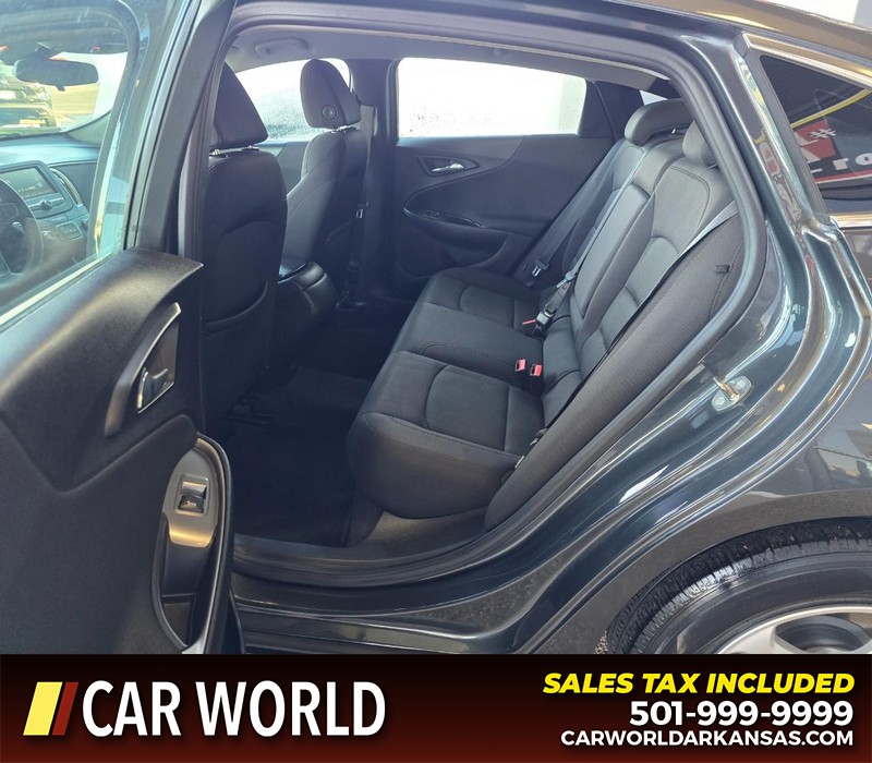 Chevrolet Malibu Vehicle Full-screen Gallery Image 10