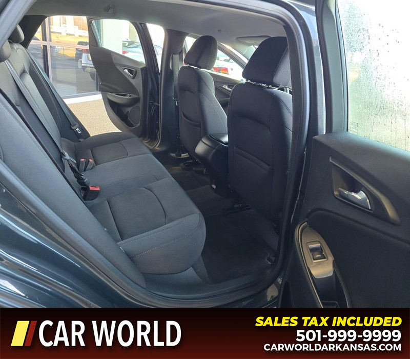 Chevrolet Malibu Vehicle Full-screen Gallery Image 12