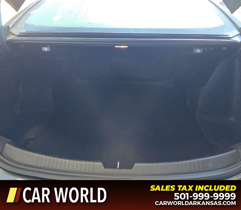 Chevrolet Malibu Vehicle Full-screen Gallery Image 13